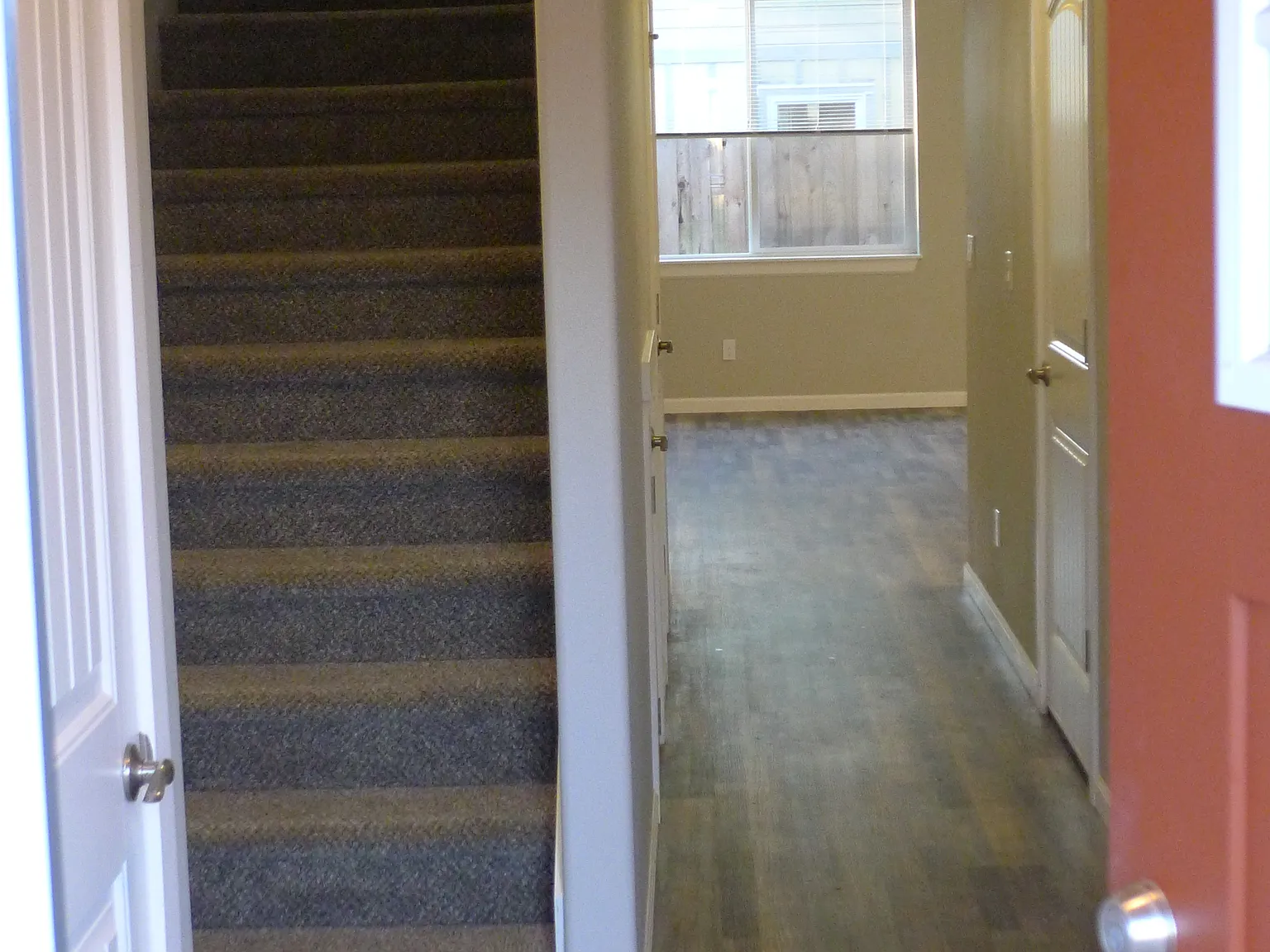 3 bed, 2.5 bath, 1300 sqft, $2,200 — Photo 2