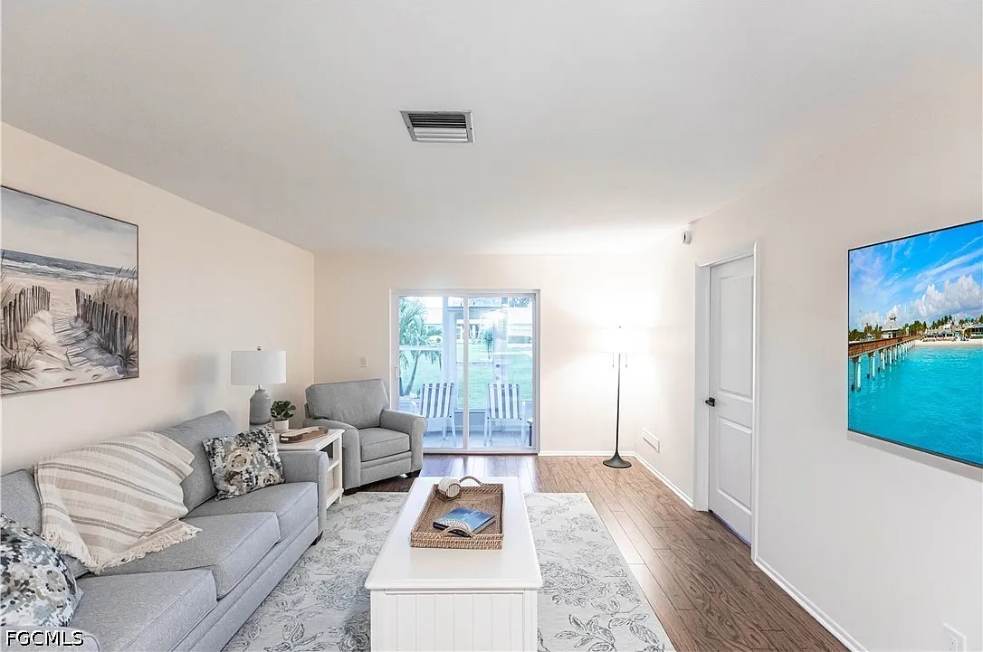 2 bed, 2.0 bath, 846 sqft, $1,750 — Photo 4