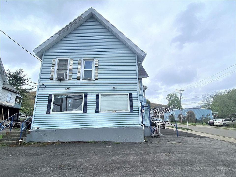1st image of 162 Conklin Ave