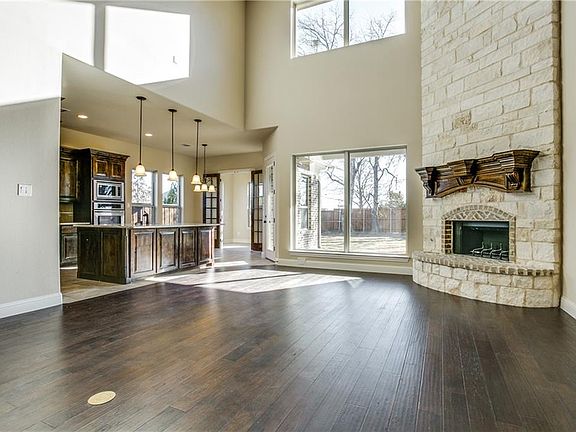 3rd image of 11688 Oleander Ct