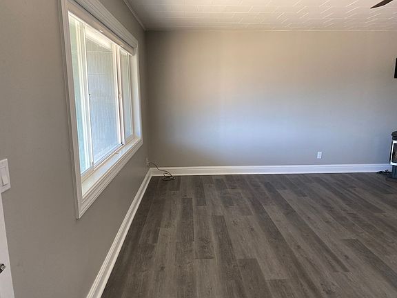 5th image of 1264 NW Markuson Dr
