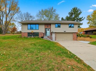 417 S Park Ln, Le Sueur, MN 56058
