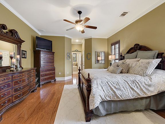 4th image of 7133 Edgewater Dr