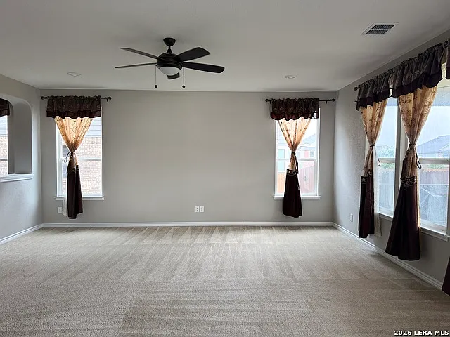 5 bed, 3.5 bath, 3399 sqft, $2,400 — Photo 4