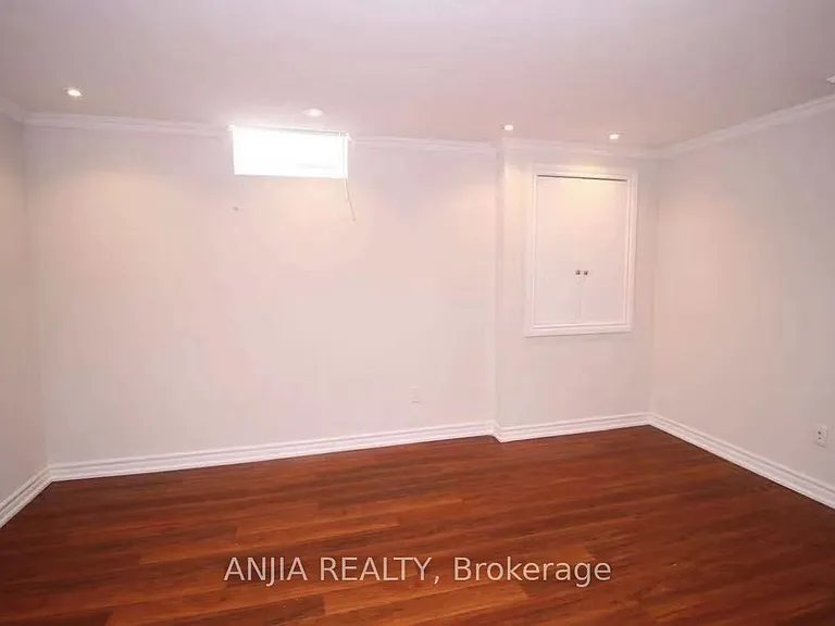 24 Jenmat Dr — Photo 8