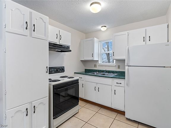 3rd image of 732 Vernon Odom Blvd