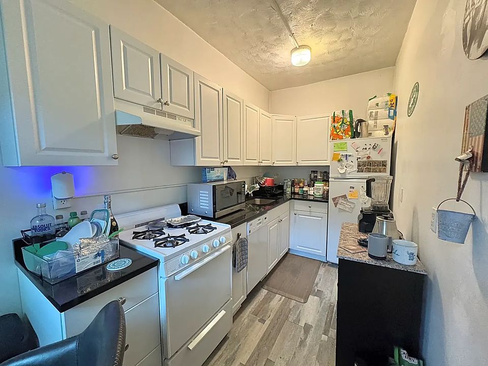 2nd image of 120 Brainerd Rd APT 19