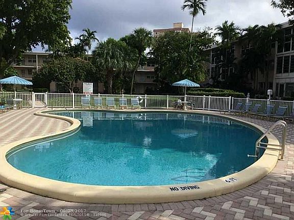2nd image of 1481 Ocean Blvd APT 204E