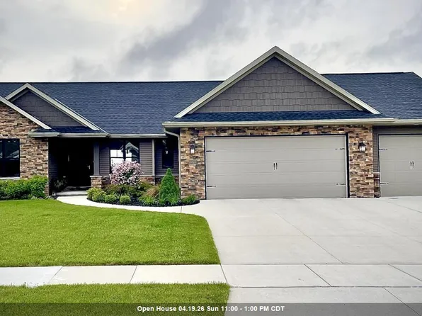 1342 Buckys Run, Green Bay, WI 54313