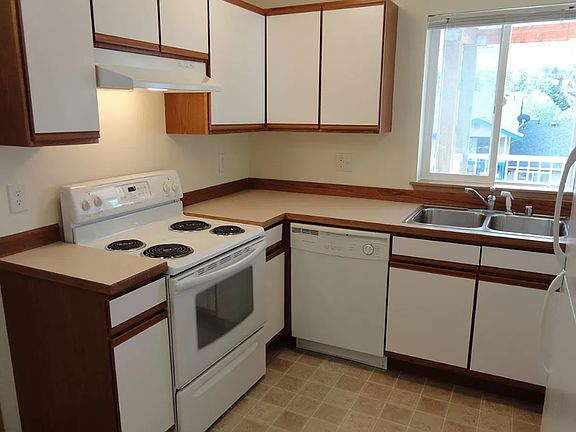 3rd image of 501 Voltaire Ct #203