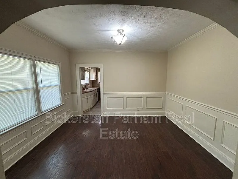 4 bed, 3.0 bath, 2300 sqft, $1,995 — Photo 3