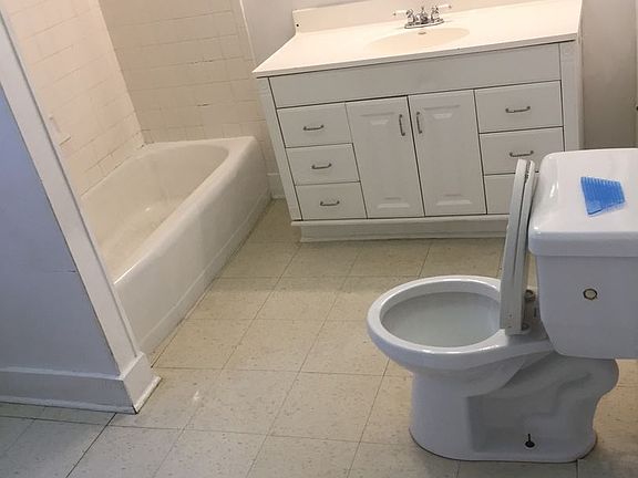4th image of 207 Saint Vincent St