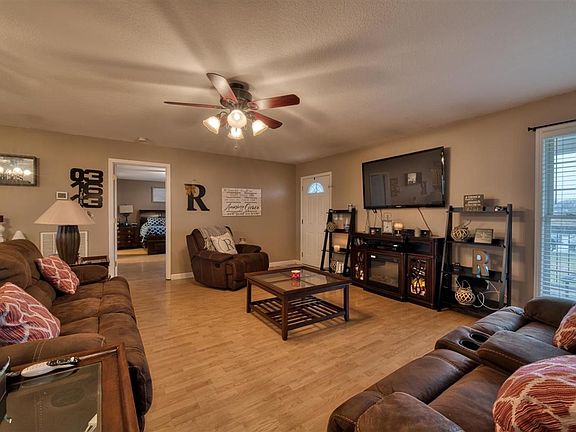 3rd image of 303 Ashton Way