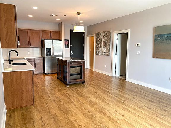 3rd image of 444 N Central Ave #206
