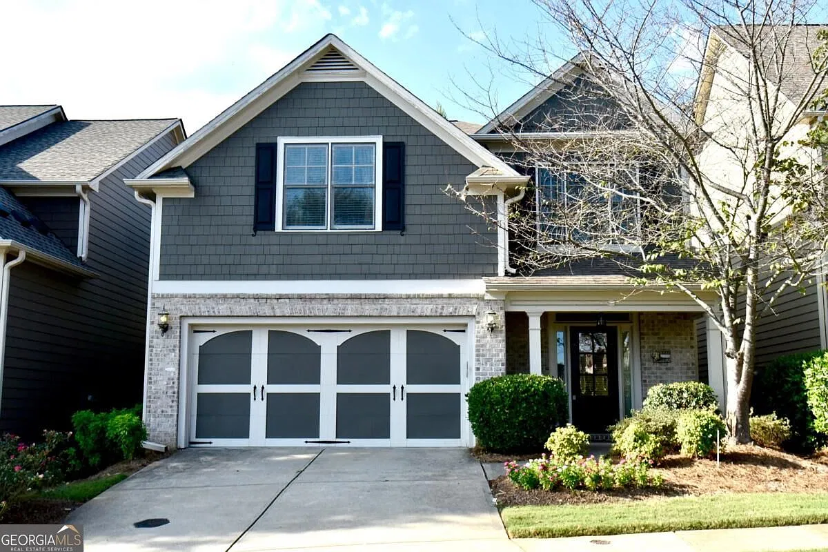 4 bed, 3.5 bath, 3200 sqft, $3,200 — Photo 1