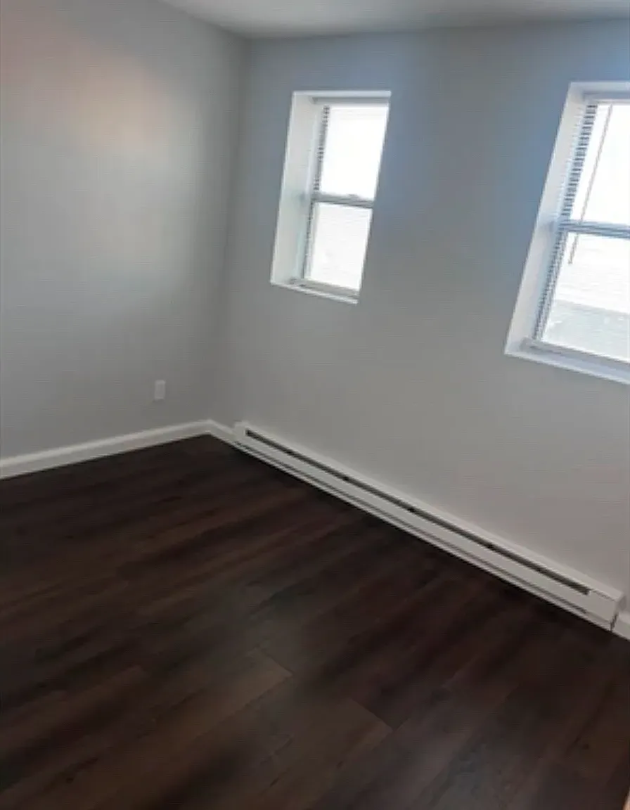 2 bed, 700 sqft, $1,995 — Photo 3