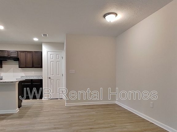 4th image of 3227 Sunnybrook Ave S