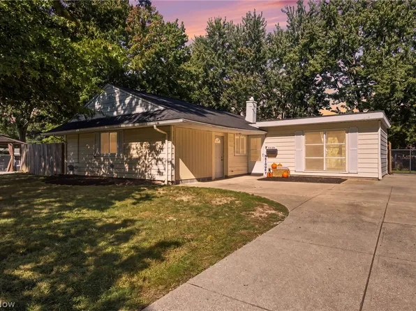 6410 Newland Rd, Parma Heights, OH 44130