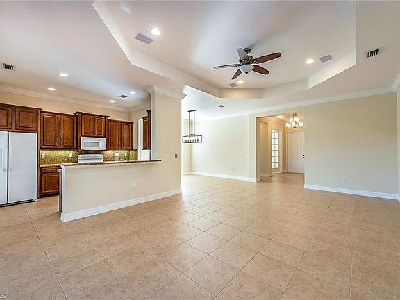 5th image of 3813 Columbia Ct