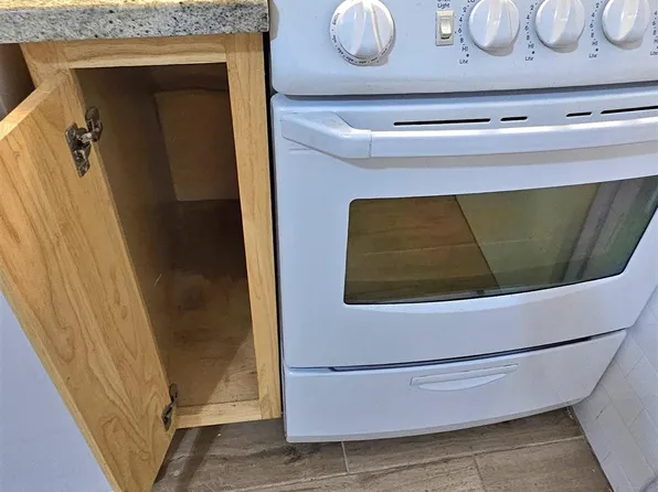 327 Jackson Street image 15 of 47