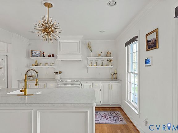 4th image of 2612 Chatham Woods Dr