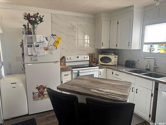2nd image of 332 Mariner AVENUE