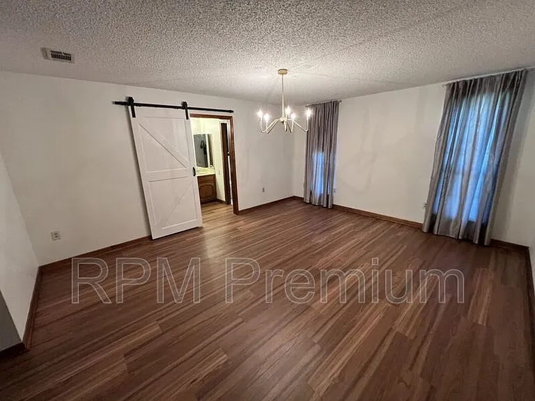 13936 Cayuga Dr — Photo 32