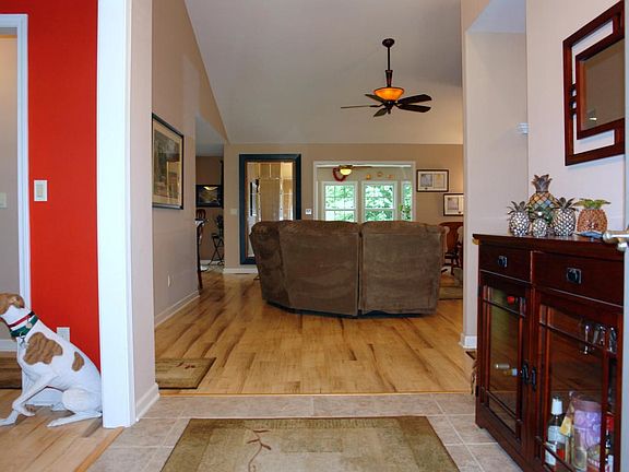 3rd image of 16 Leaf Ln