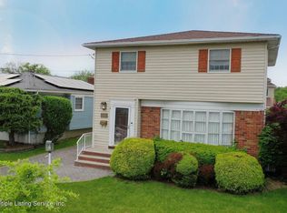 219 Amber St, Staten Island, NY