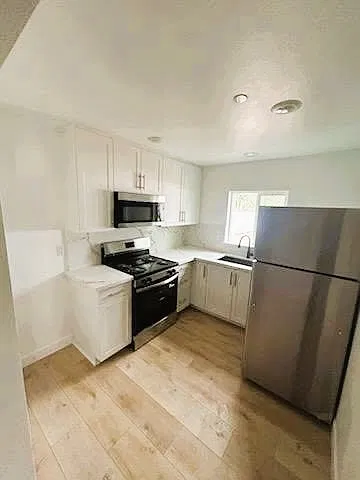 1122 W Palm Ave — Photo 3