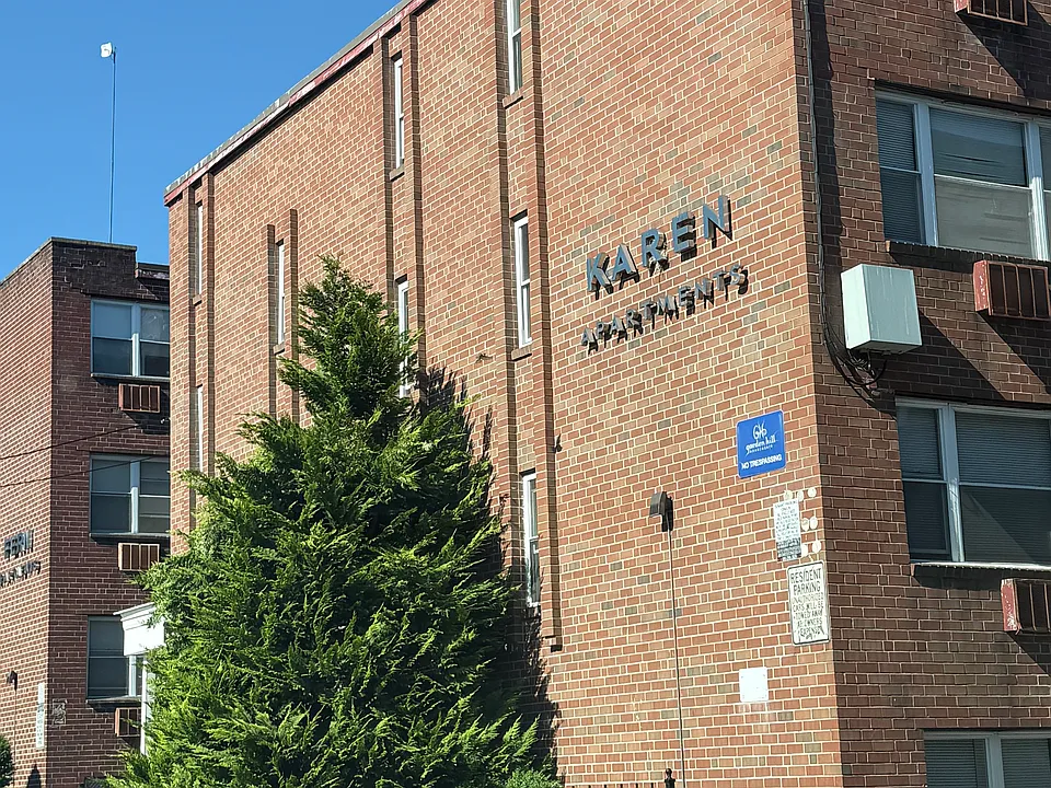 Building Photo 3