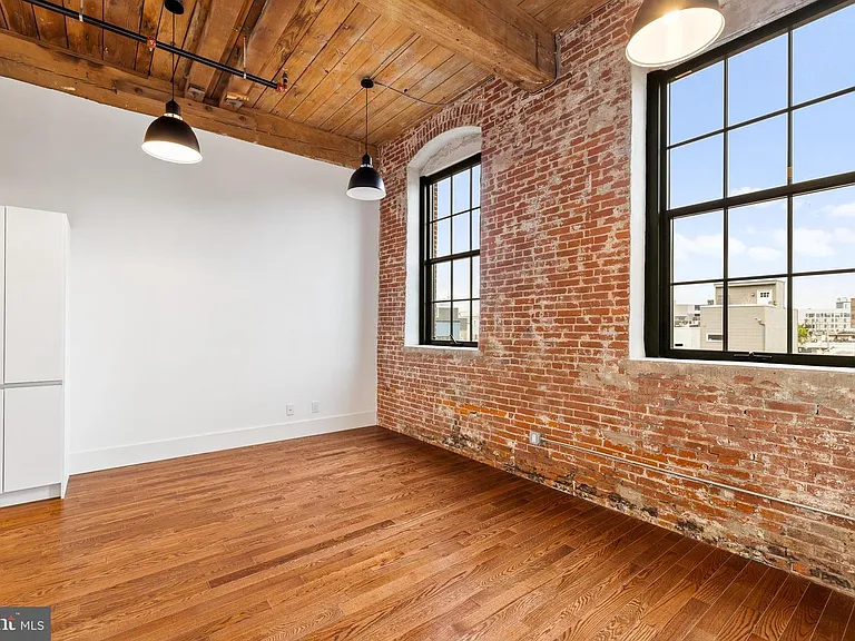 1801 N Howard St #201 — Photo 21