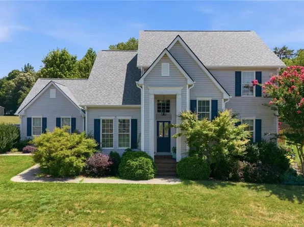 1167 Charleston Dr, Winston Salem, NC 27107
