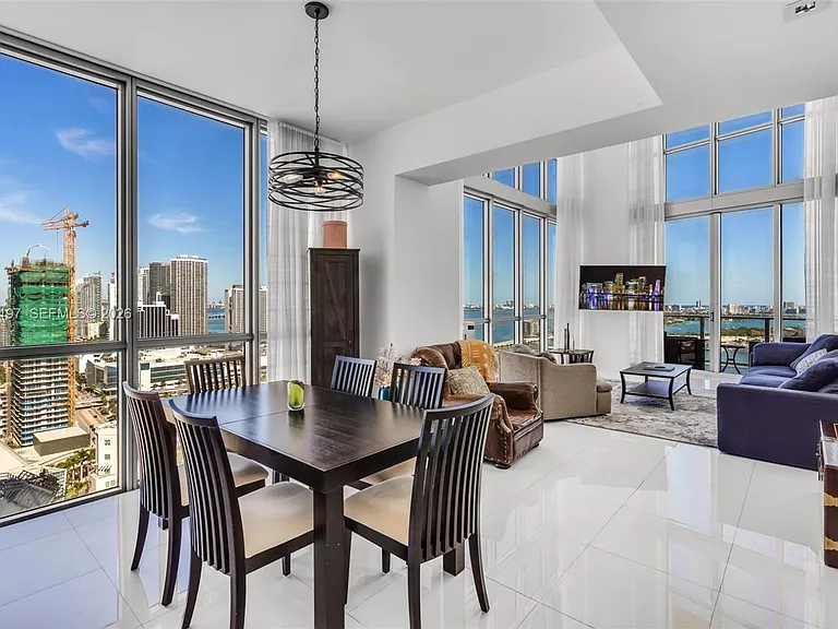 1100 Biscayne Blvd #2907 — Photo 2