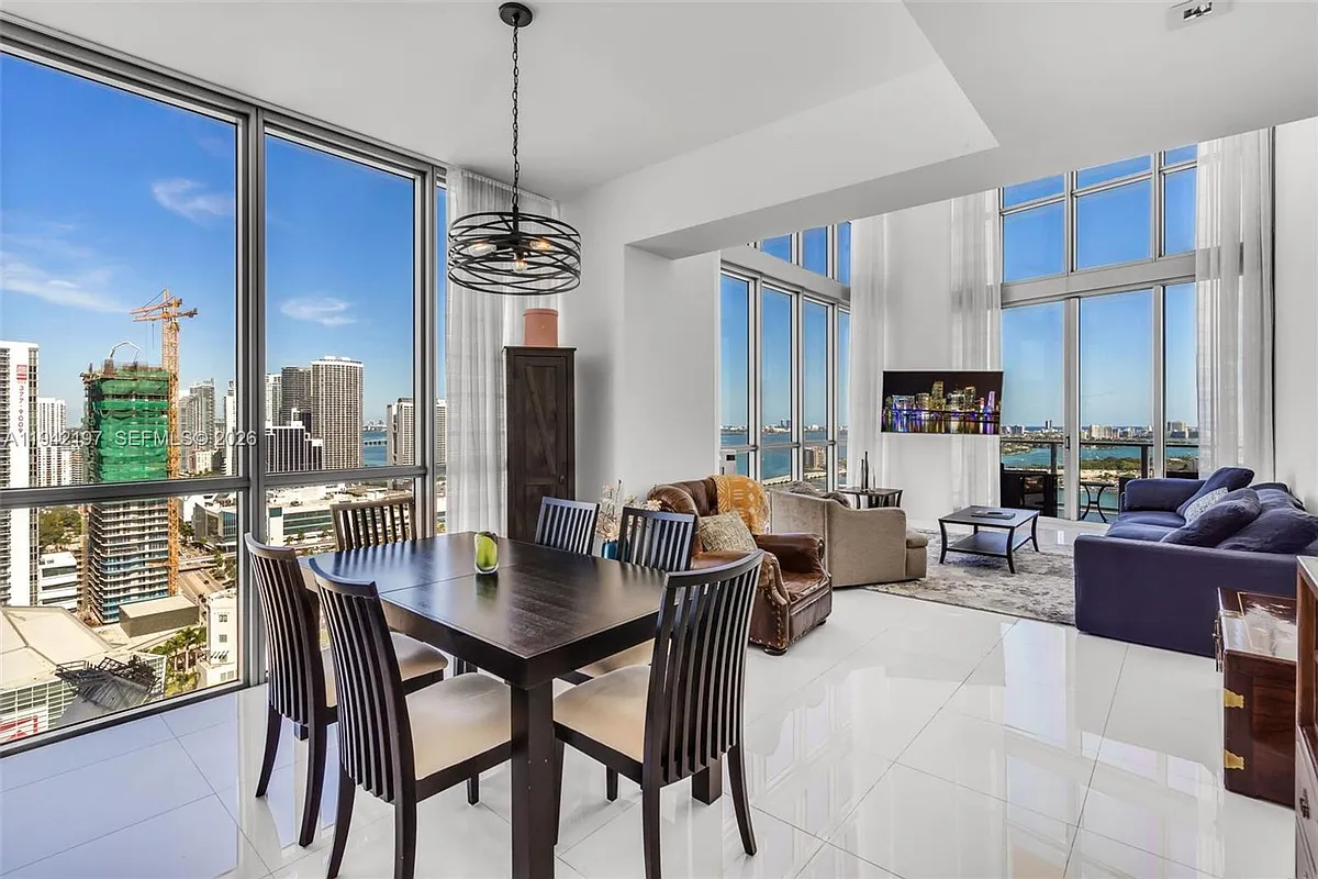 Building Photo - 1100 Biscayne Blvd #2907