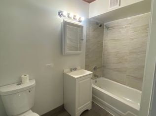 2300 Holiday Ter APT C, Lansing, IL 60438