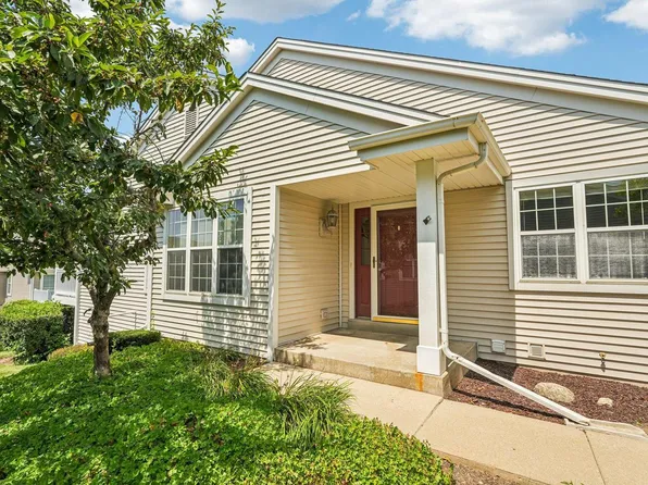 616 Ravenwood COURT #A, Waterford, WI 53185