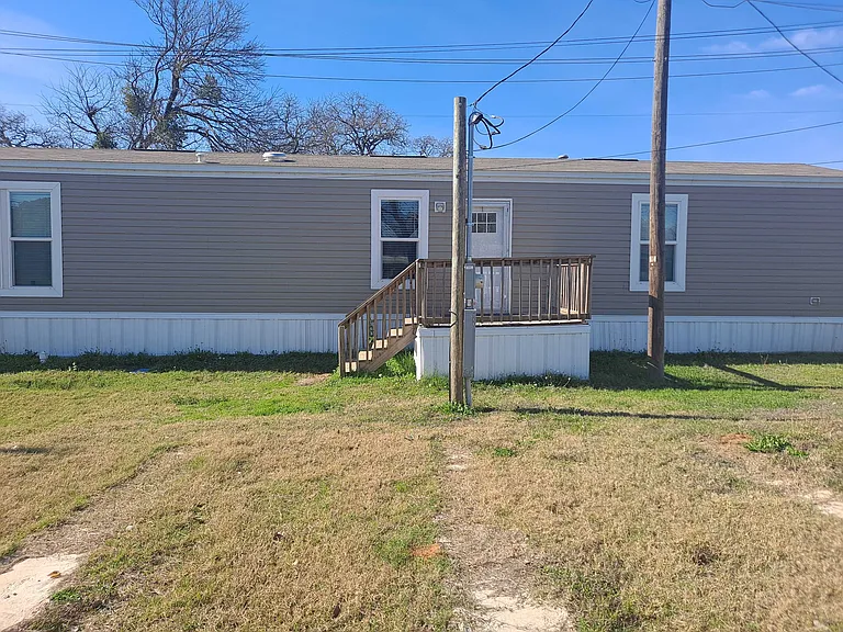 1010 E Crest Dr — Photo 1