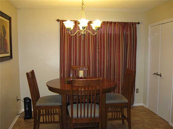 5th image of 3705 Aspen Dr