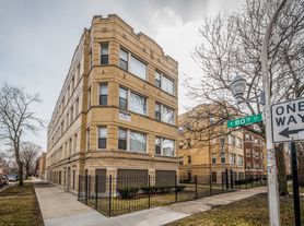 8001-09 S Ellis Ave Chicago, IL 60619