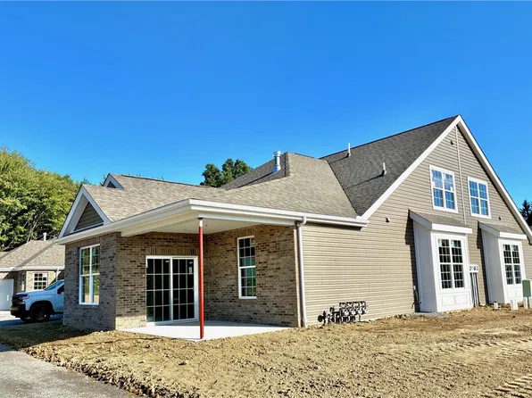146 Independence Dr #106C, Cabot, PA 16023