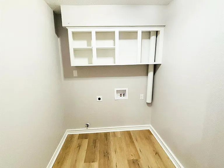 1803 S Park St — Photo 15