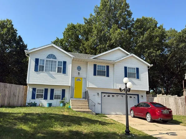 5137 Dolphin St, Portage, IN 46368