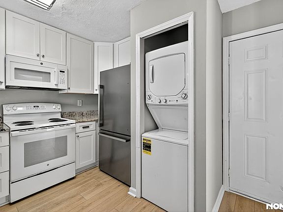 4th image of 209 Sunn Aire Ct APT B