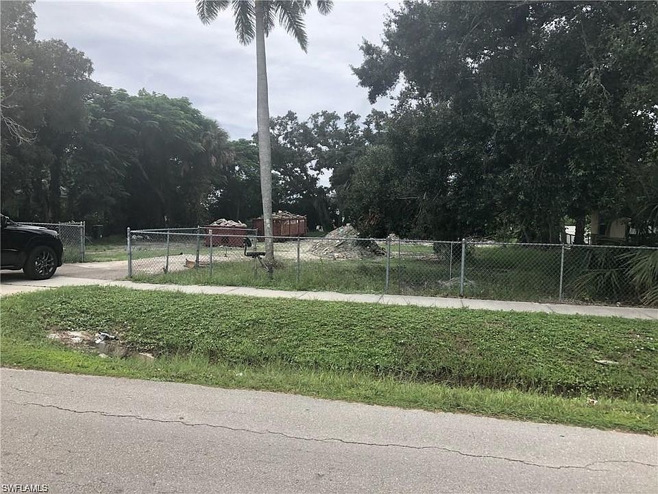 2nd image of 2448 Bayside St