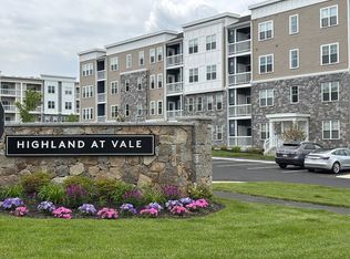 4 Stratton Dr #301, Woburn, MA 01801