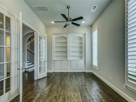 4th image of 3808 Baldomera St