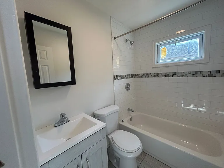 1311 Washington Ave — Photo 6