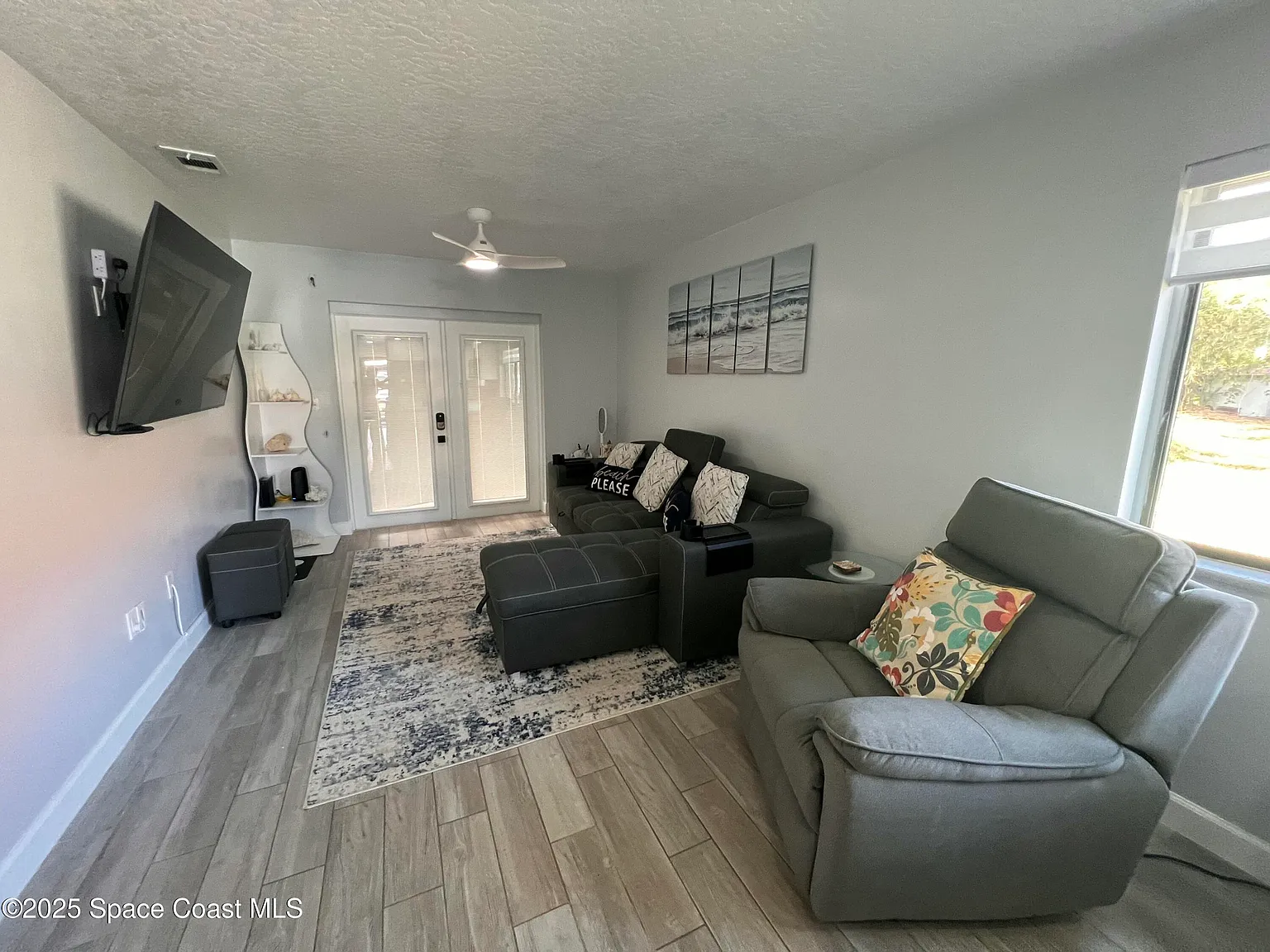 2 bed, 2.0 bath, 923 sqft, $3,000 — Photo 2