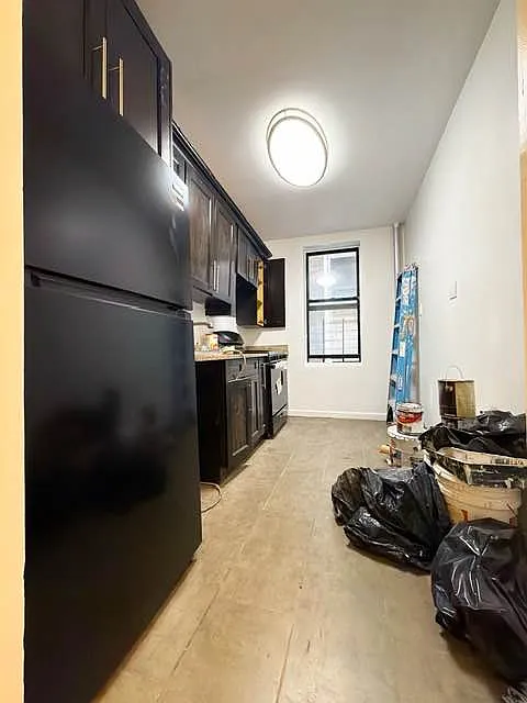 133 Seaman Ave #2